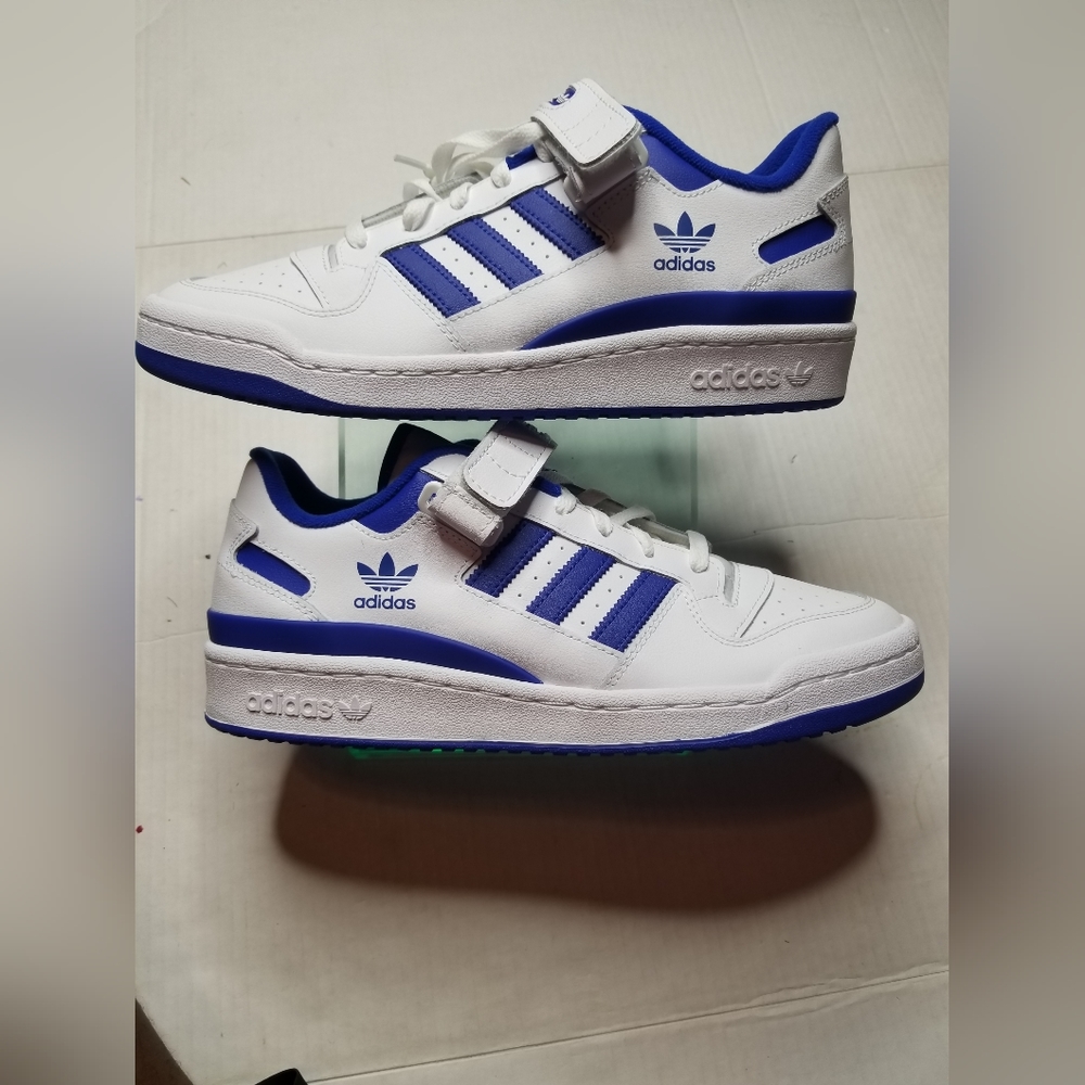 Old School Adidas Low Cut 10.5